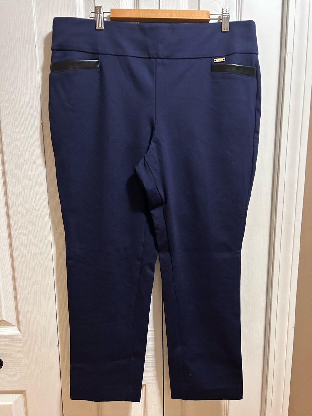 Jones New York Navy Ponte Pull-On Crop Pants